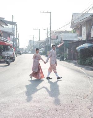 ชุดไทยเจ้าสาว ชุดไทยจักรพรรดิ์ เช่าที่แบมบี้ เวดดิ้ง ห้วยขวาง